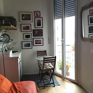 Nocleg ze śniadaniem Up To Seven, Mediolan