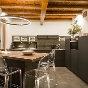 https://appartamento-rivamancina.hotelinveneto.com